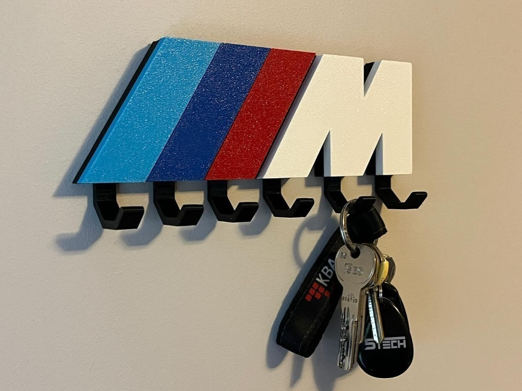 M POWER стойка за ключове